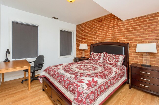 Foto del edificio - 3580 13th St NW