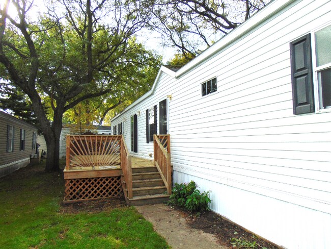 Building Photo - 3826 Longfore Dr