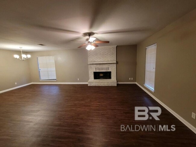 Foto del edificio - 105 Lively Cir