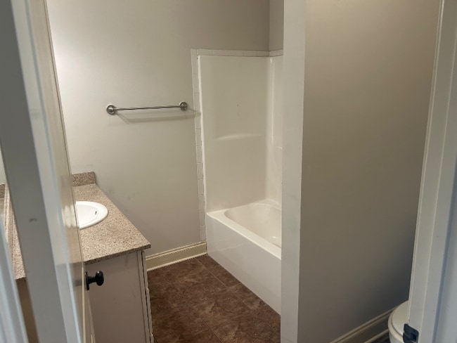 Building Photo - 303 Silver Tree Ln