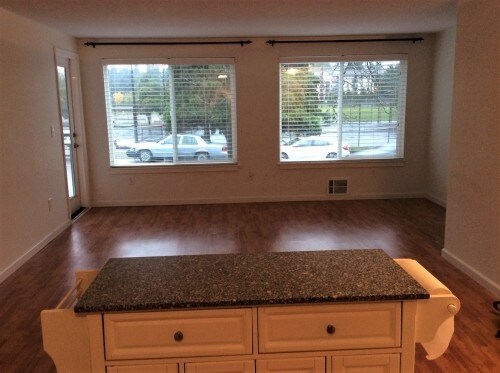 Building Photo - 1405- Quorum Real Estate - 2 bedrooms