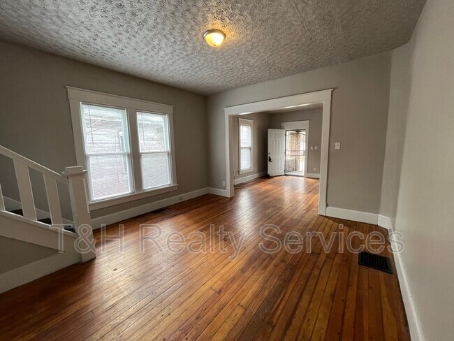Foto del edificio - 417 N Rural St