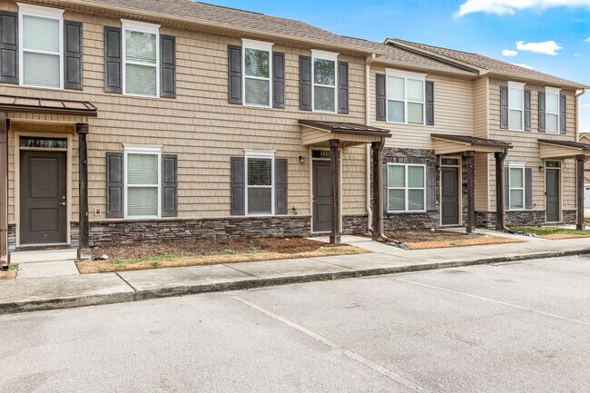 Foto del edificio - 404 Sullivan Loop Rd