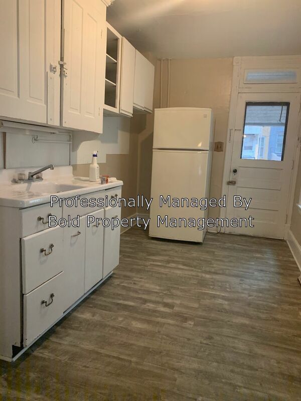 Building Photo - 4 Bedroom 1 Bath Home