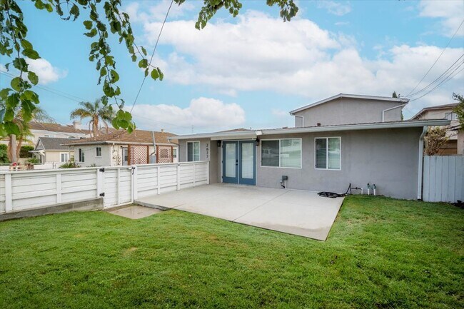 Building Photo - 2617 Rockefeller Ln