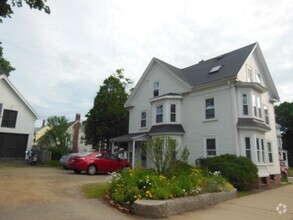 Building Photo - 90 Lothrop St