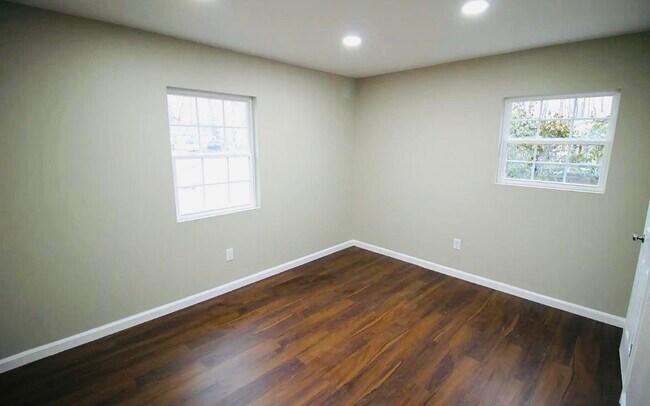 Building Photo - Toledo Ln