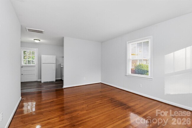 Foto del edificio - 4230 Castleton Rd