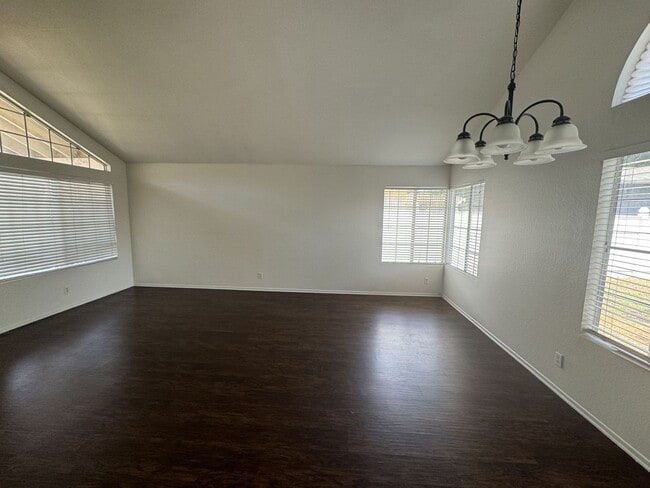Building Photo - 4 bed 3 full bath house with 3 car attache...
