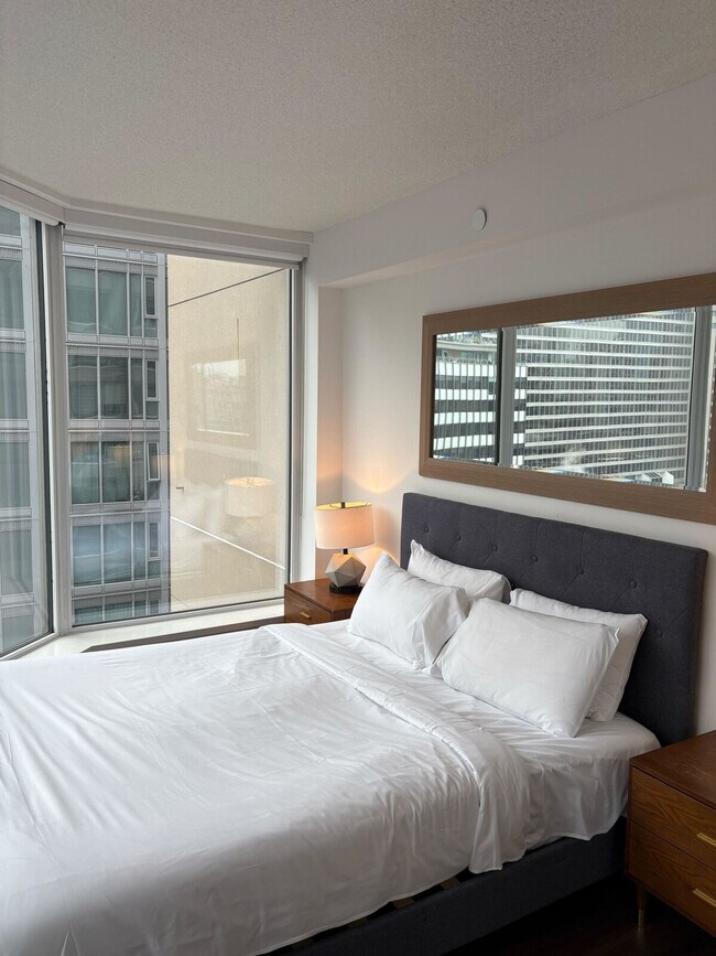 Photo du bâtiment - 20 Hazelton Ave