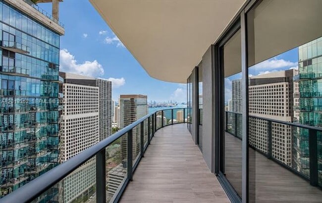 Building Photo - 801 S Miami Ave