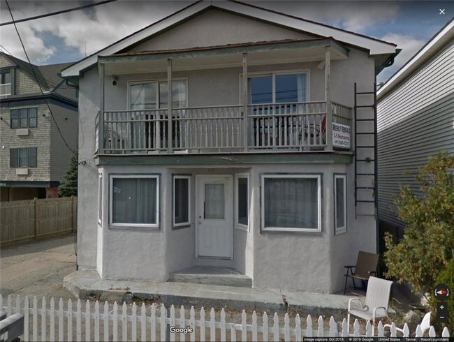 Building Photo - 34 Aquidneck Ave