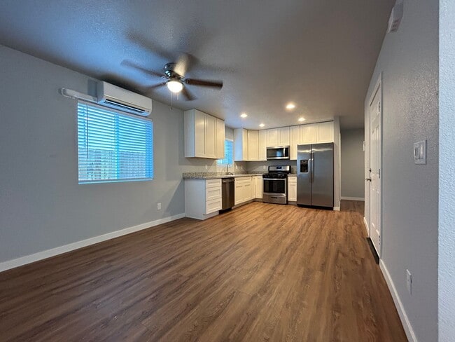 Building Photo - Free October Rent! New 2 Bed/2 Bath Home i...