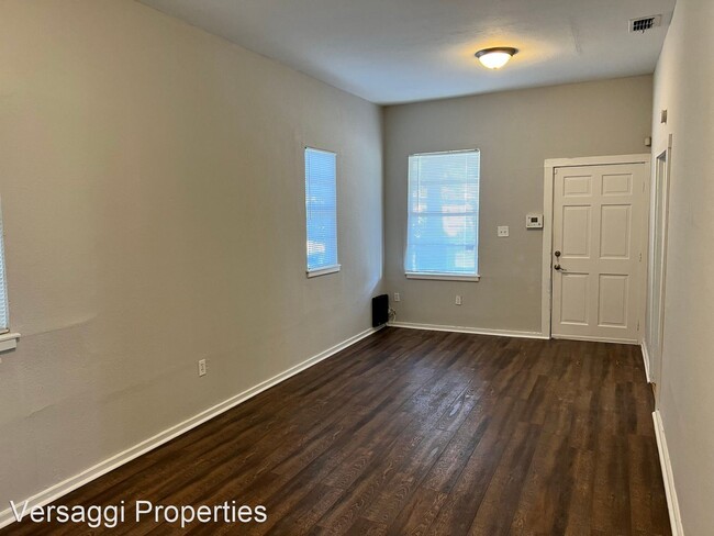 Building Photo - 3 br, 1 bath House - 2122 W. Chestnut St