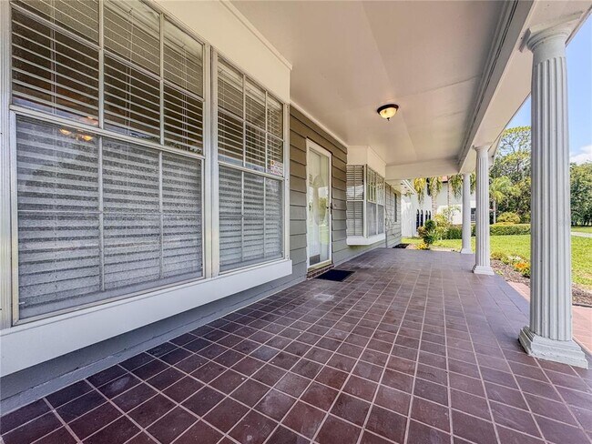 Building Photo - 604 Ponderosa Dr