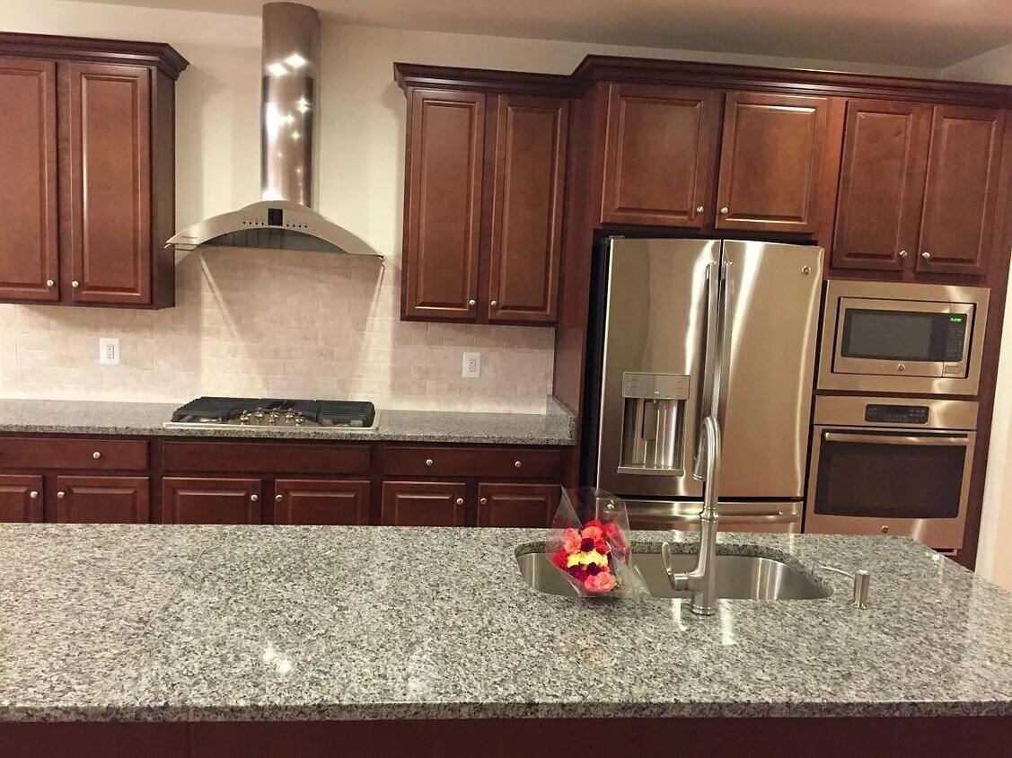 Foto principal - 23447 Epperson Sq