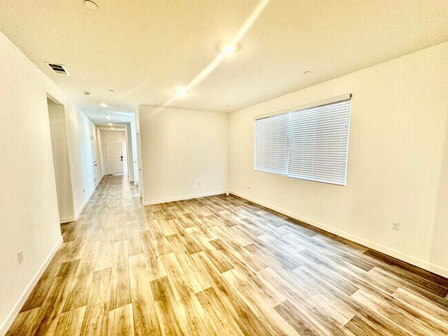Foto del edificio - Newly-Built NextGen 5 bed 3.5 bath Lennar ...