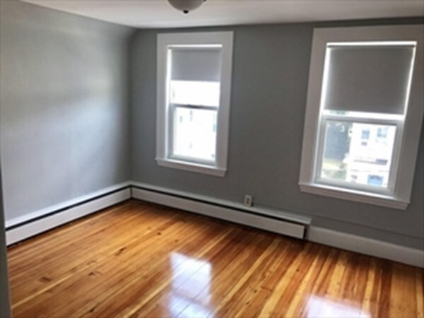 Building Photo - 33 Brackett St