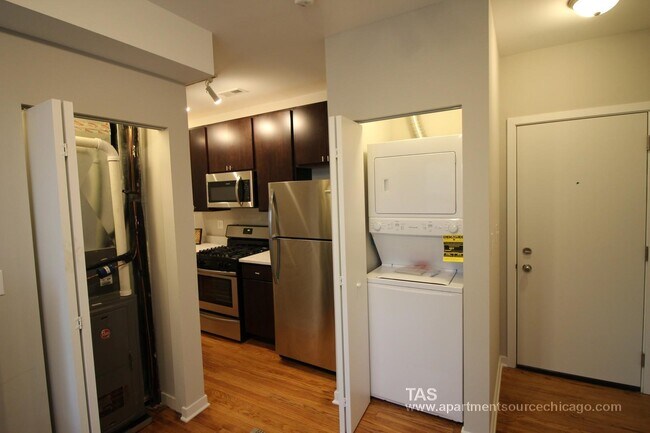 Foto del edificio - 3104 W Sunnyside Ave