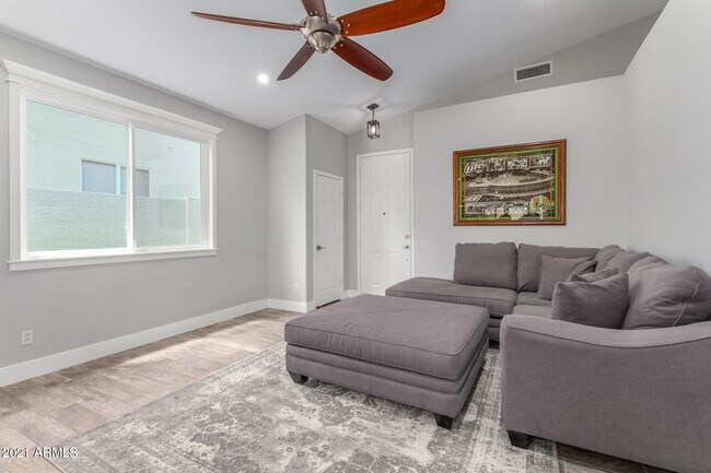 Foto del edificio - 6721 W Megan St