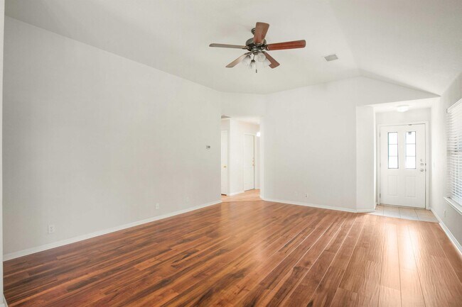 Building Photo - 2514 Charla Cir