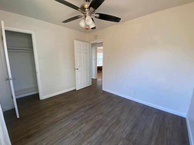 Dormitorio - 4247 Cartagena Dr