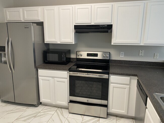 Foto del edificio - 2716 Clinton Heights Ct