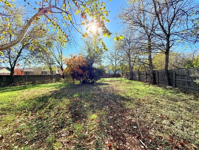 Building Photo - 602 Hill Cove