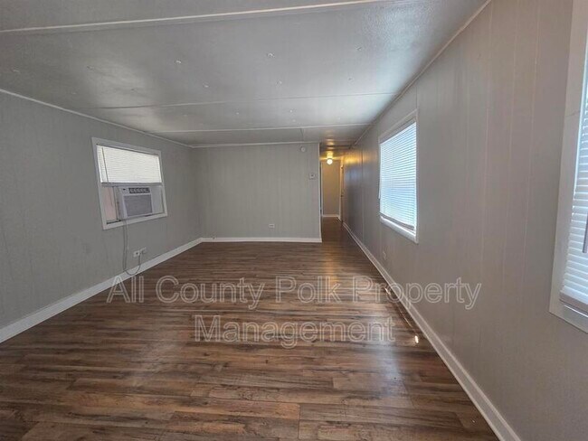Foto del edificio - 2735 W 10th St