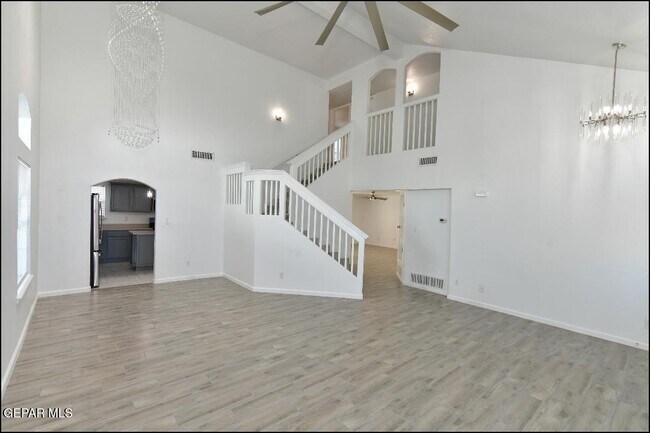 Foto del edificio - 1603 Villa Del Sol St