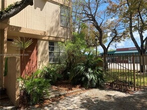 Building Photo - 5959 SW 69th St