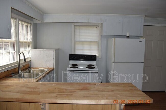Foto del edificio - 50 Irene Roberts Rd