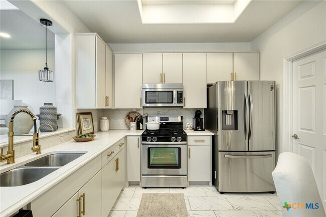 Foto del edificio - 7233 Menchaca Rd