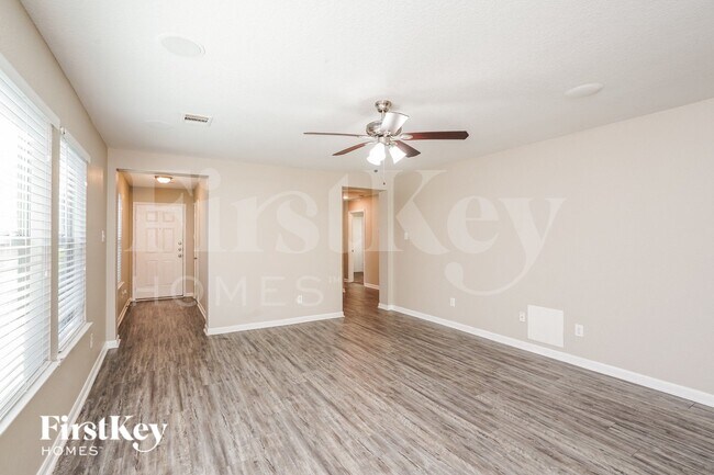 Foto del edificio - 6622 Hawthorne Falls Ln