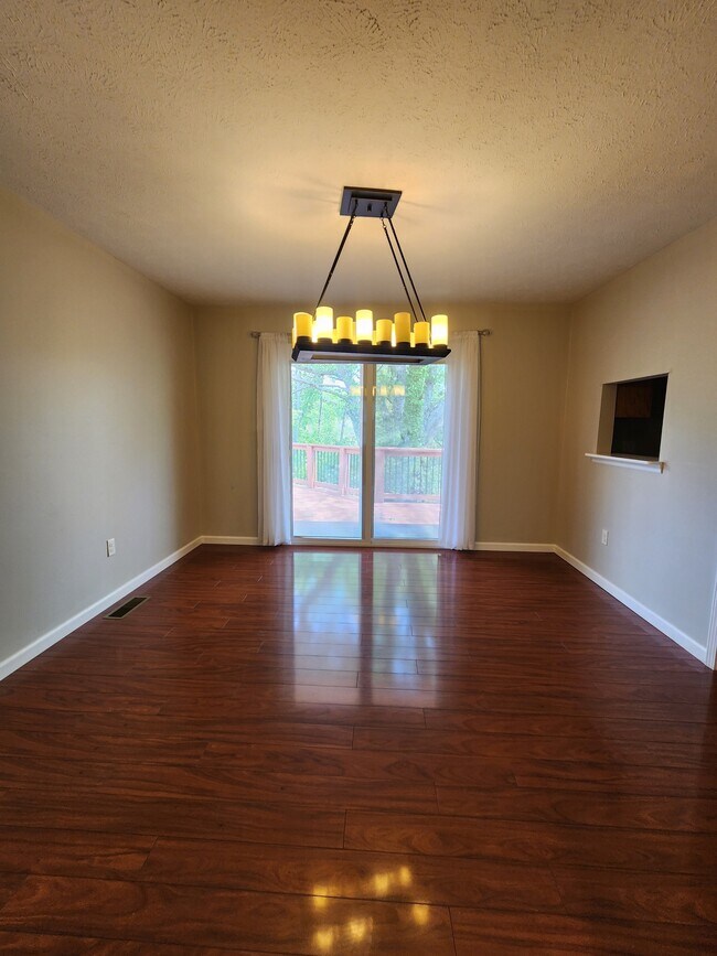 Building Photo - 1606 Brookdale Ave