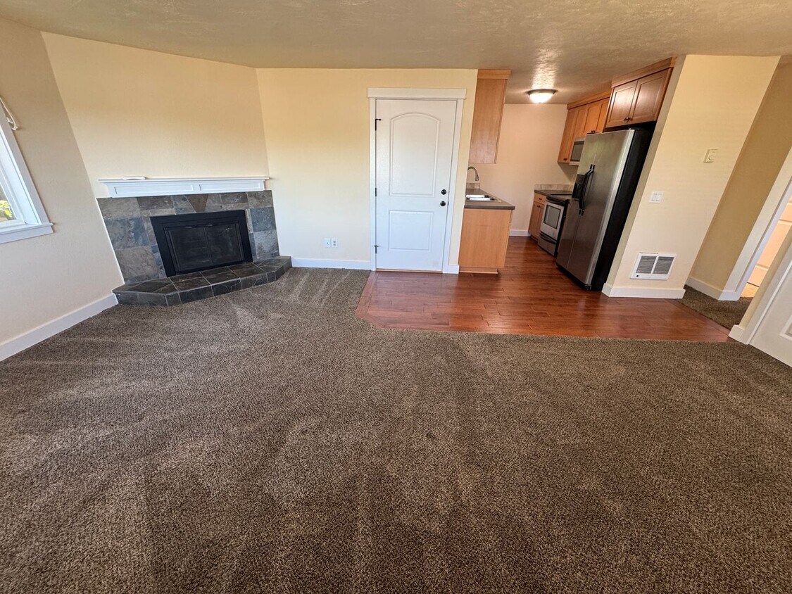 Foto principal - 2850 Newton Pl