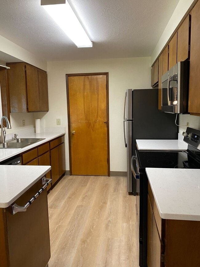Foto del edificio - Wonderful 4 bedroom 2 bathroom home in Ore...