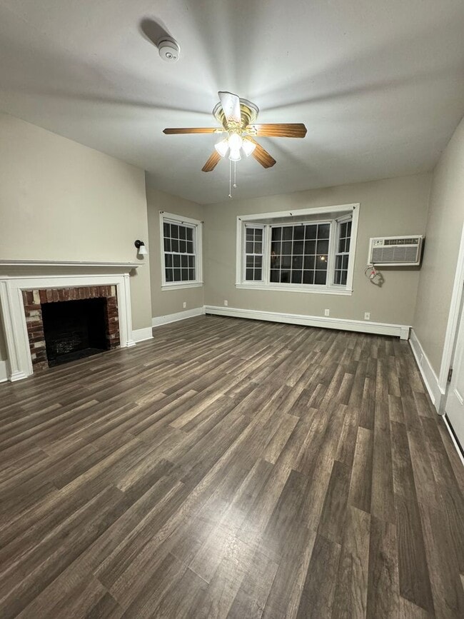 Building Photo - 388 E Merrimack St