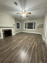 Building Photo - 388 E Merrimack St