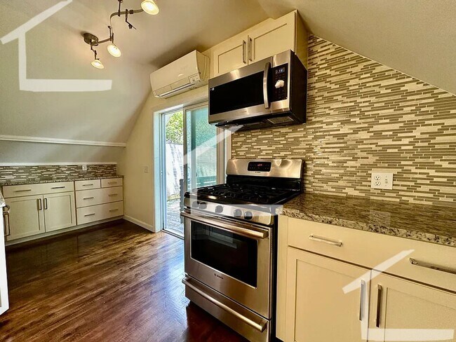 Foto del edificio - REALLY AMAZING STUDIO IN ALLSTON!!!!!!