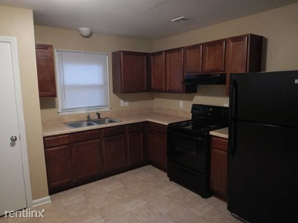 Building Photo - 1101 Pondella Dr
