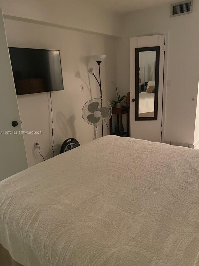 Foto del edificio - 250 181 Dr