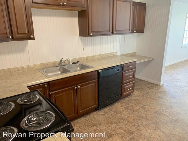 Building Photo - 2 br, 1 bath House - 8600 Summit St.