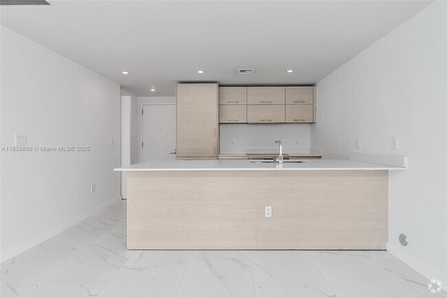 Building Photo - 1300 S Miami Ave