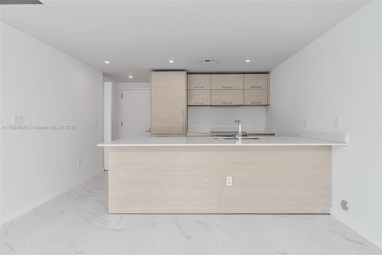 Foto principal - 1300 S Miami Ave
