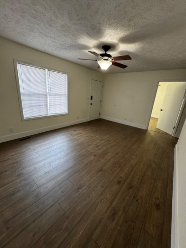 Building Photo - 320 Samantha Cove