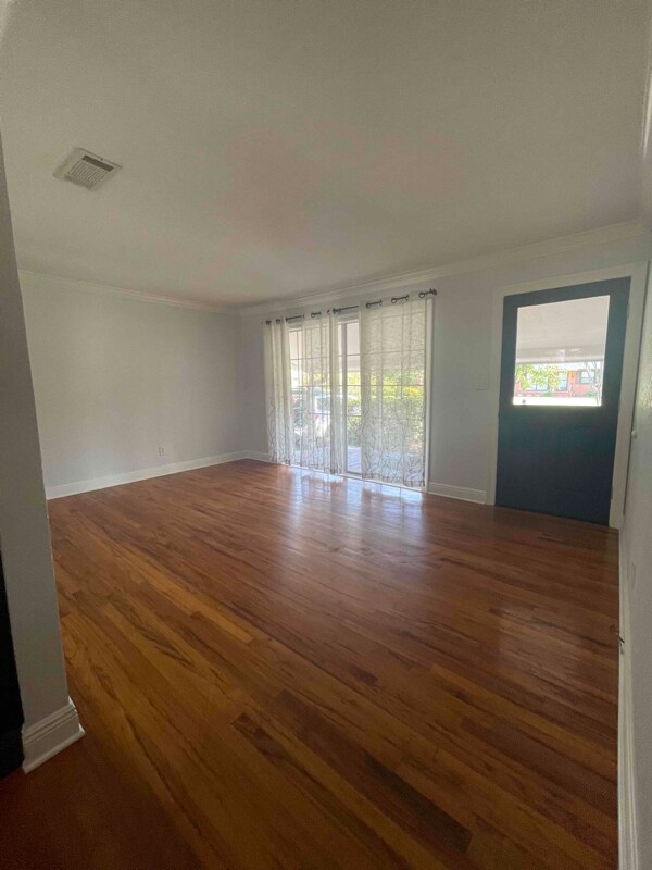 Foto del edificio - 3708 Whispering Pines Dr