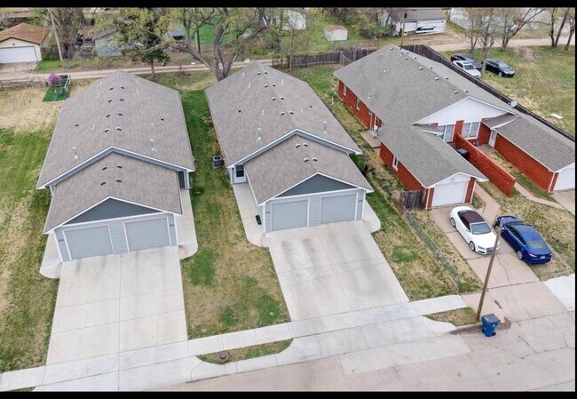 Foto del edificio - 1525 S Edwards Ave