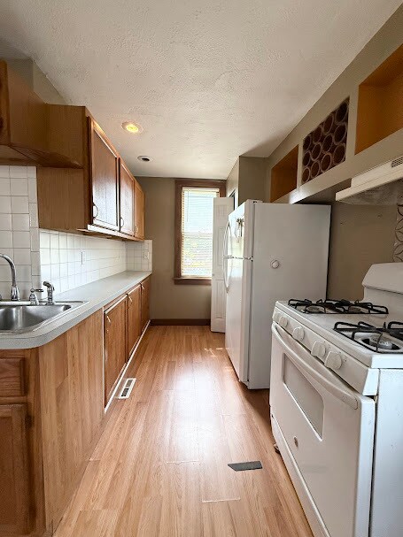 Foto del edificio - 14224 Berwyn Ave
