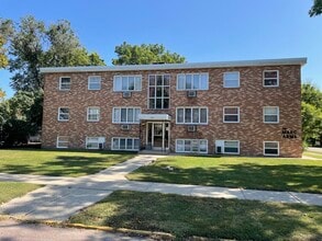 Building Photo - 1023 S Jay St